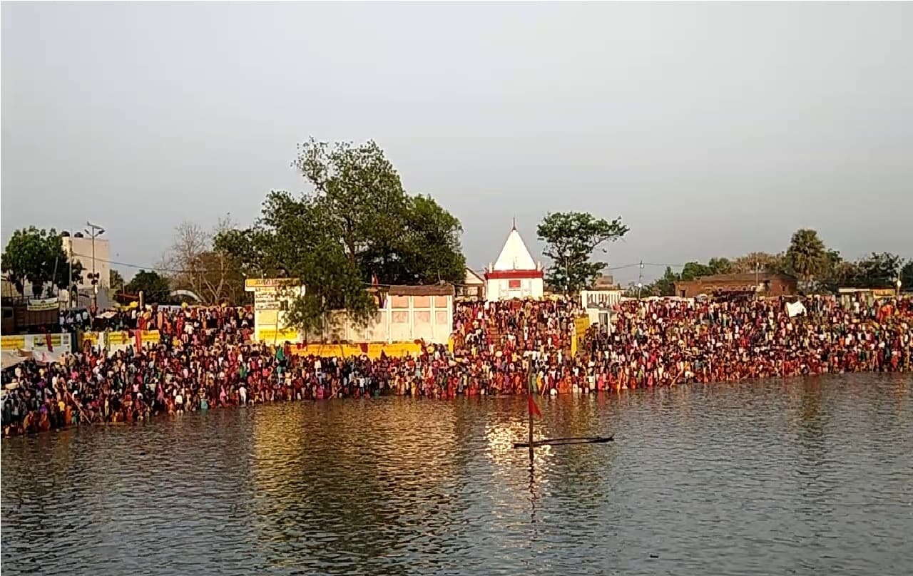 नालंदा के औंगारी धाम में दूर-दूर से छठ व्रत करने आते हैं लोग, द्वापर युग से जुड़ा है इतिहास