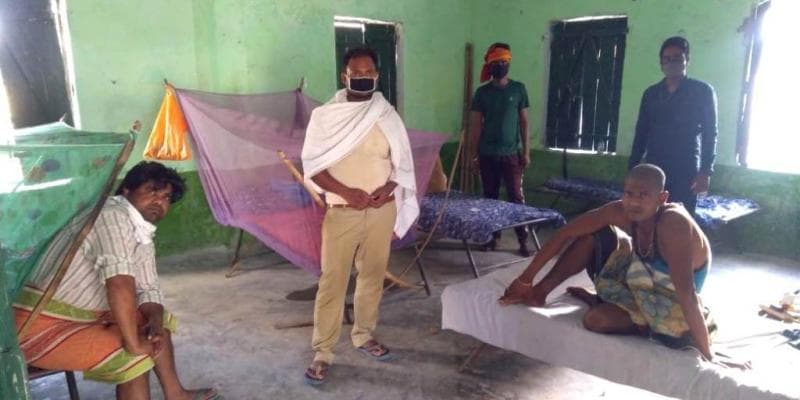 मानपुर में प्रवासी मजदूरों ने क्वारेंटिन सेंटर की व्यवस्था पर उठाये सवाल