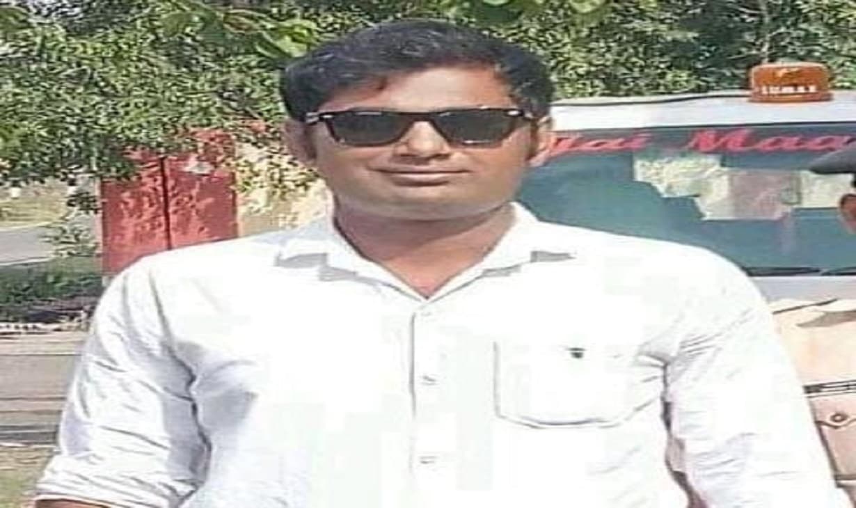 UPPSC PCS Result 2022: झूंसी के उत्कर्ष बने पीसीएस अफसर, राज्य संपत्ति में पहला स्थान हासिल किया