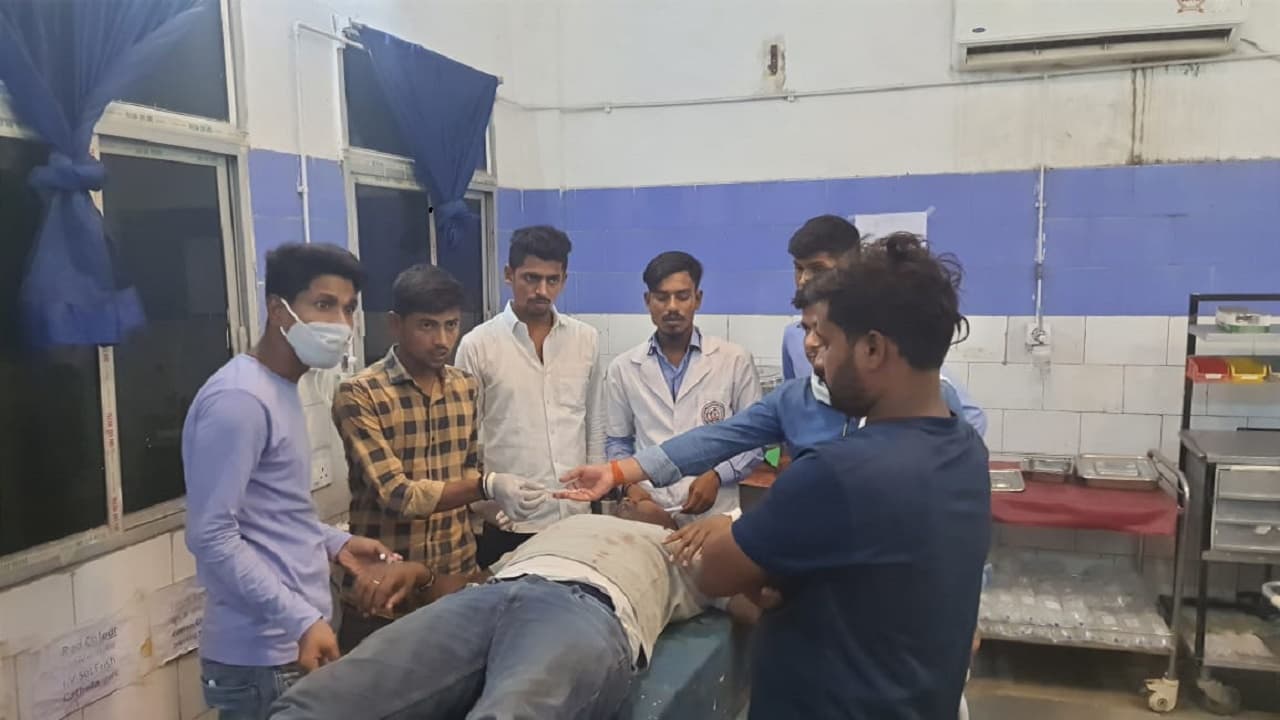 निर्भया कांड : फांसी के बाद दोषी अक्षय ठाकुर के गांव में पसरा मातमी सन्नाटा