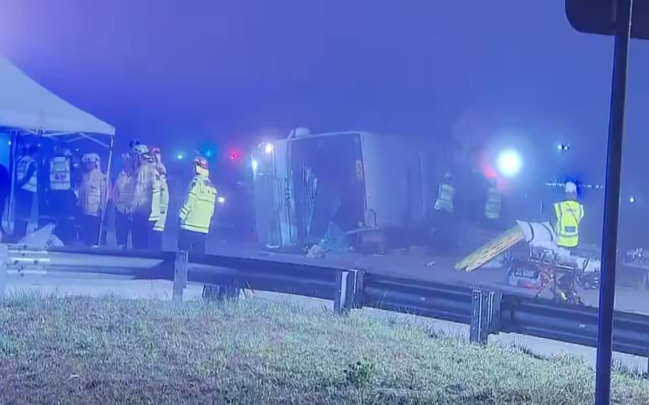 Australia: शादी से लौट रही बस हंटर वैली में पलटी, 10 लोगों की मौत, कई घायल