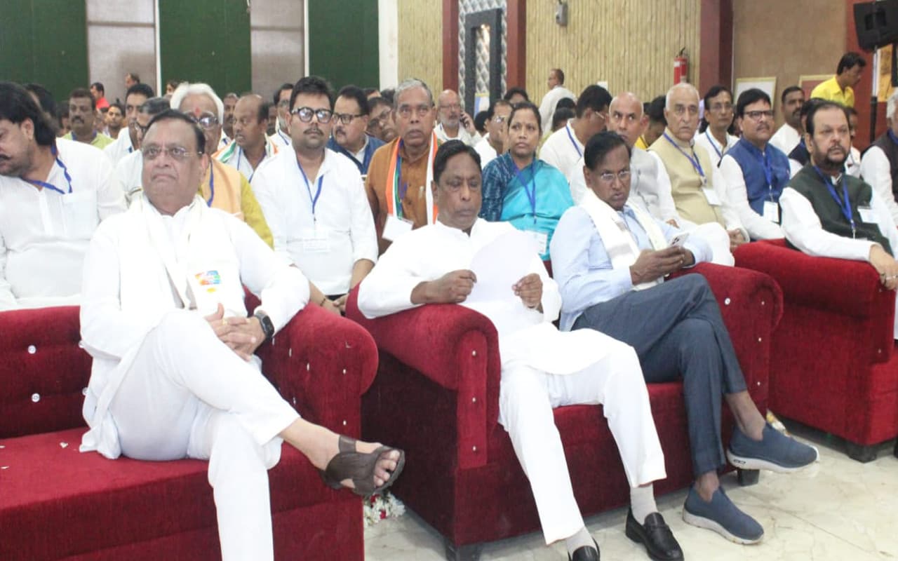 सिमडेगा में बोले कांग्रेस प्रभारी अविनाश पांडेय- धीरज साहू के घर से मिले रुपये से पार्टी  का लेना-देना नहीं