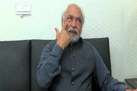 Pakistan में वरिष्ठ पत्रकार अयाज आमिर पर हमला, कार से बाहर खींचा और मारपीट की