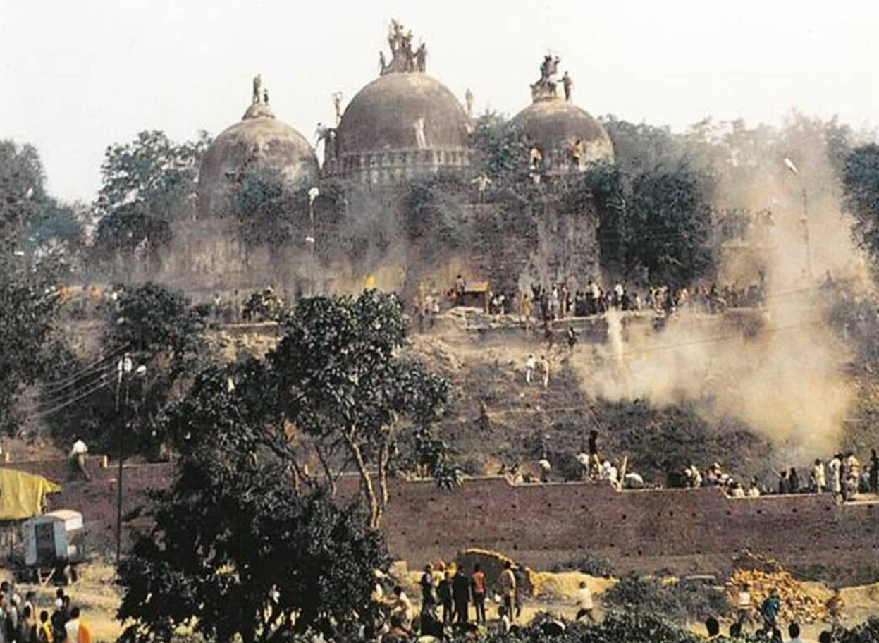 Babri Masjid Demolition: बाबरी विध्वंस की 30वीं बरसी आज, सुरक्षा के पुख्ता इंतजाम, जानें कब क्या हुआ