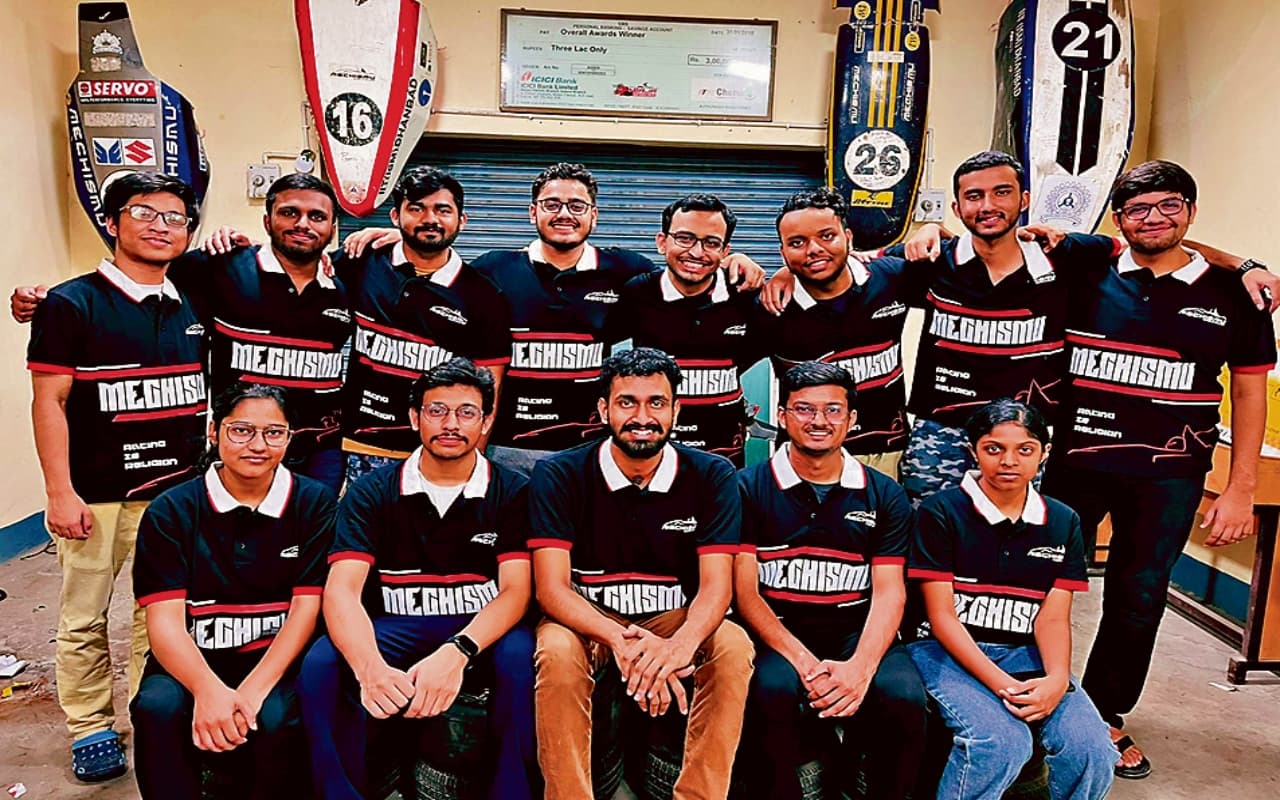 धनबाद IIT-ISM की इलेक्ट्रिक रेसिंग कार को मिला तीसरा स्थान, 2008 से बना रही थी टीम मेचिस्मू