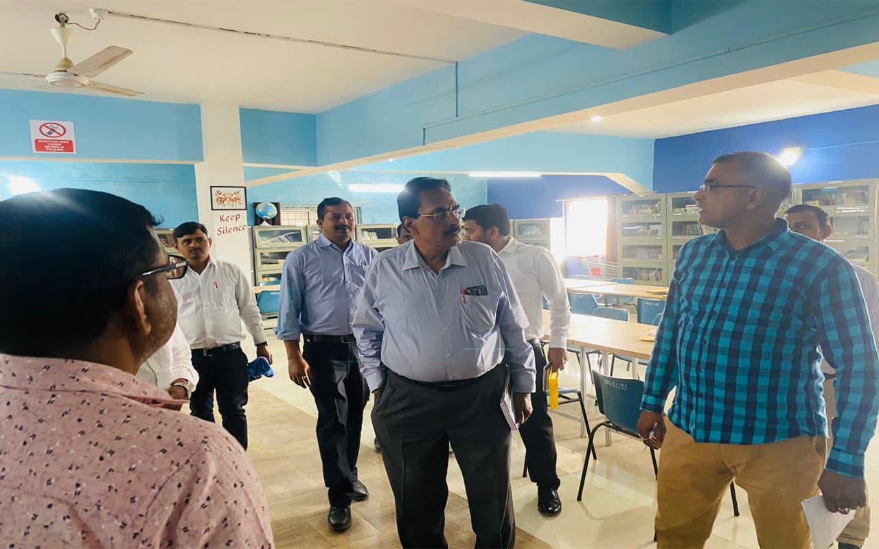 रांची विश्वविद्यालय के कुलपति ने किया बी.एड.कॉलेड का निरीक्षण, दिया नैक टीम कै दौरे से संबंधित दिशा निर्देश