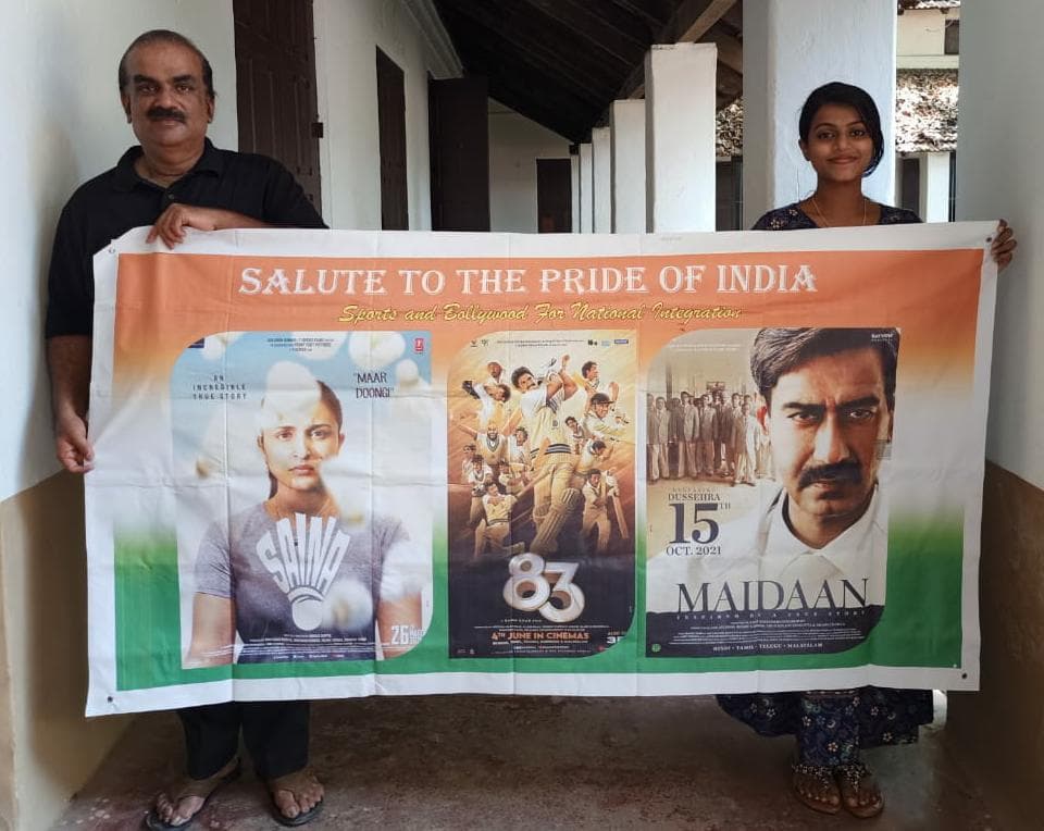 Bollywood में आने वाली स्पोर्ट्स फिल्मों पर केरल के प्रोफेसर और उनकी छात्रा ने तैयार किया बैनर, दे रही है देशभक्ति का संदेश, Photo Viral