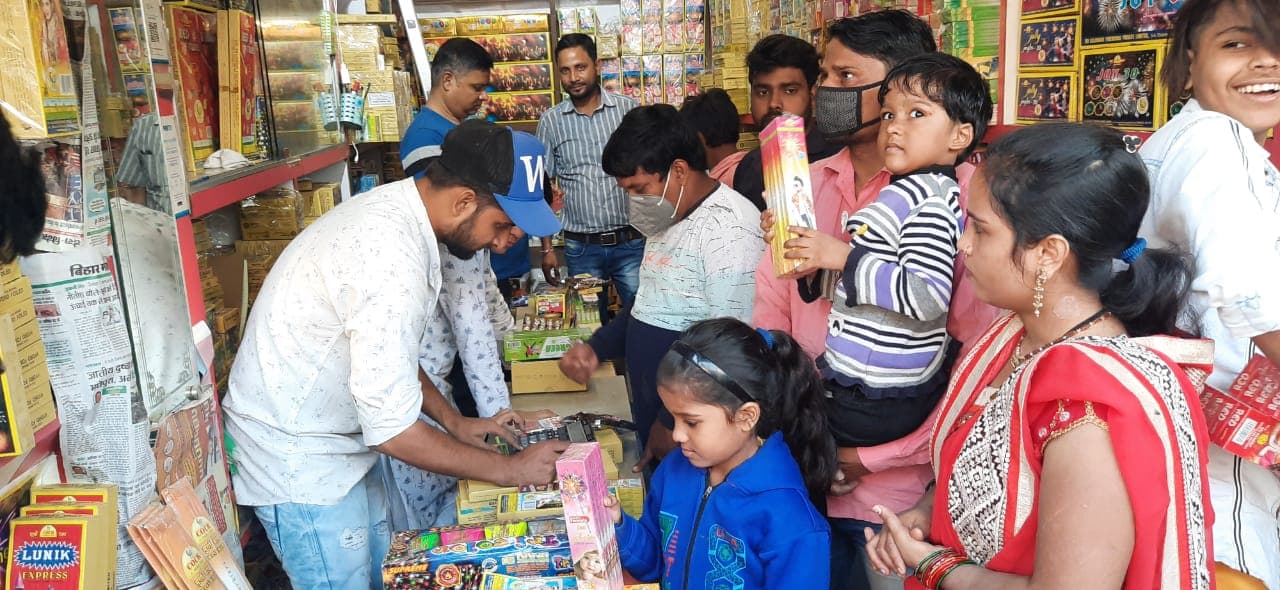Deepawali 2020: पटना सहित इन 3 जिलों में पटाखे फोड़ने पर प्रतिबंध, हो सकती है IPC के तहत गंभीर कारवाई