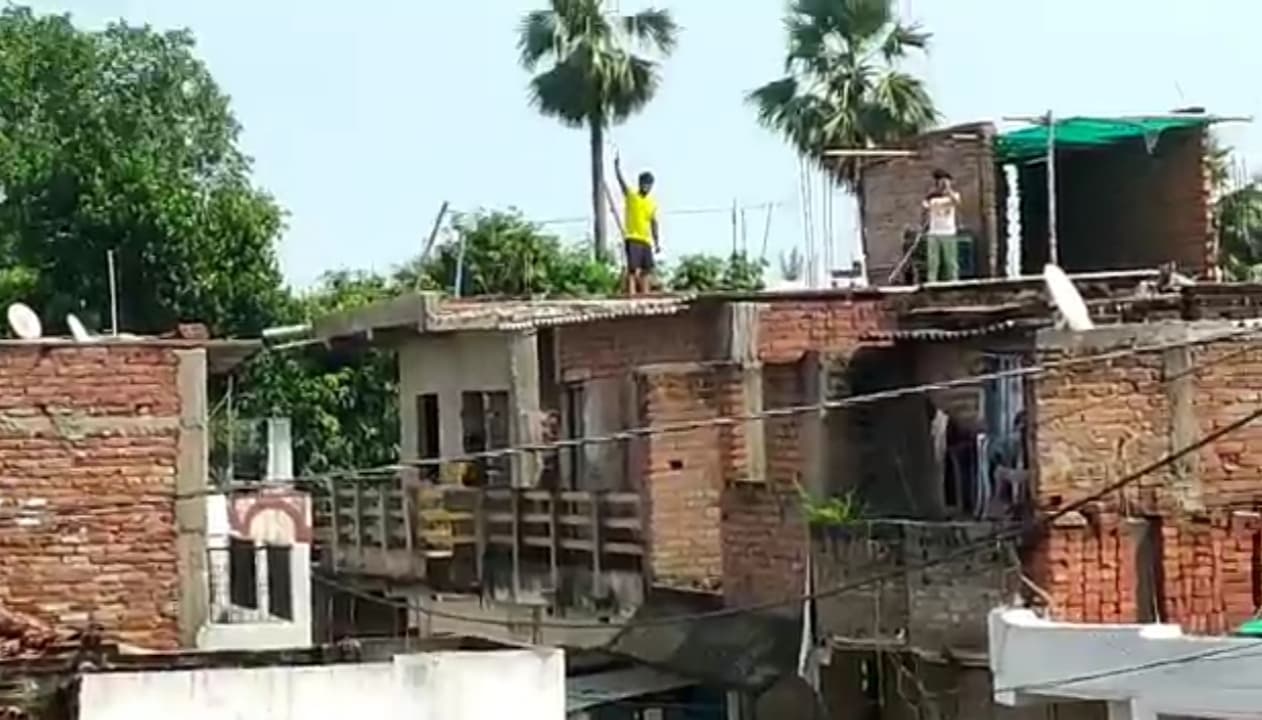 पटना के मनेर में दो पक्षों के बीच जमकर रोड़ेबाजी, छह हिरासत में