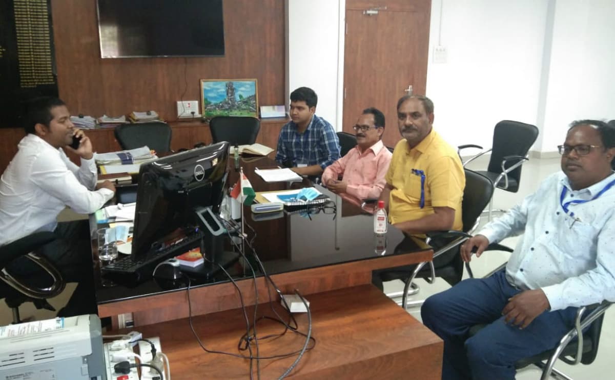 Coronavirus Lockdown: गुमला डीसी की अपील, इस संकट की घड़ी में सक्षम लोग गरीबों की मदद करें