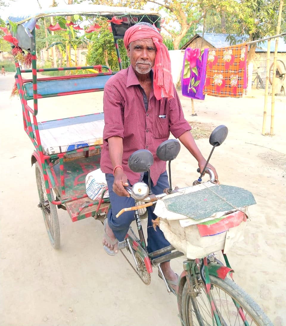 Lockdown in Bihar : रिक्शा चालकों की स्थिति दिनों दिन हो रही खराब, लॉकडाउन में भूख मरने की हो चुकी है नौबत