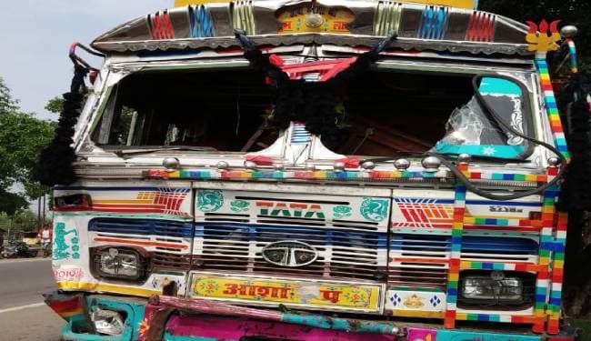 नवगछिया में दो ट्रकों में भिड़ंत, चार लोगों की मौत, मृतकों में दो नालंदा और झारखंड के दंपत्ति शामिल