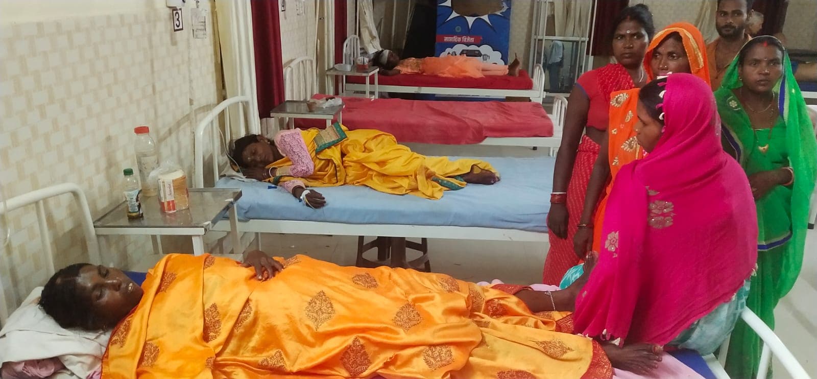 औरंगाबाद में बारात को दरवाजा लगाने के दौरान छत का टूटा छज्जा, एक दर्जन घायल