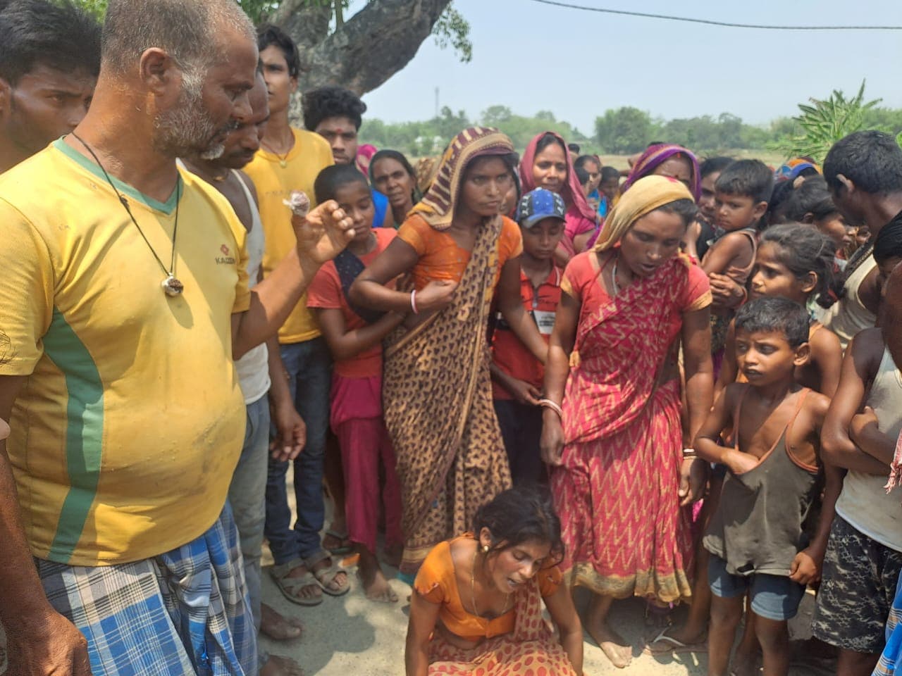 प्रेमी जोड़े का साथ देना युवक को पड़ा महंगा, गुस्साए परिजनों ने पीट-पीट कर मार डाला