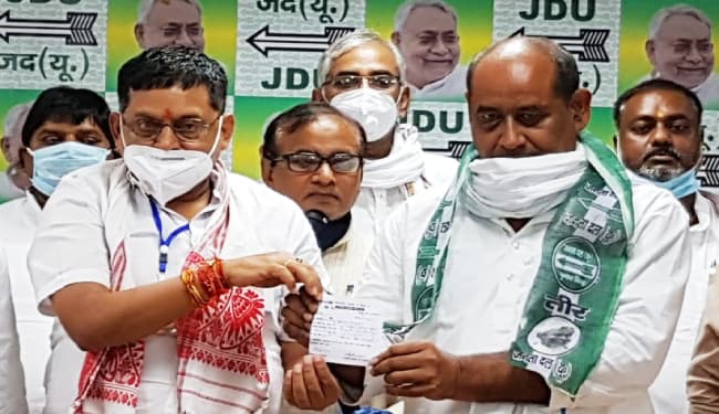 जदयू में शामिल हुए राजद के पूर्व विधायक विजेंद्र यादव, कहा- पार्टी का कार्यकर्ता हूं, जो आदेश होगा, उसके अनुसार काम करूंगा