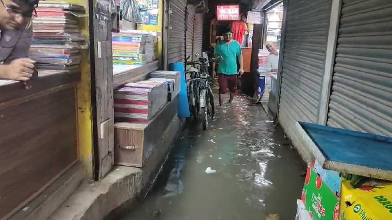 बिहार: बारिश के बाद जलजमाव की स्थिति, झील बन गयी सड़कें और कॉलनी, हैरान करेंगी ये तस्वीरें..