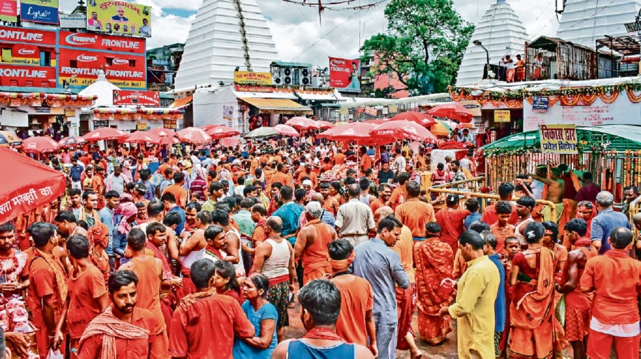 बाबा मंदिर में आज से स्पर्श पूजा बंद, अरघा से होगा जलार्पण, कांवरियों के लिए की गयी है खास व्यवस्था