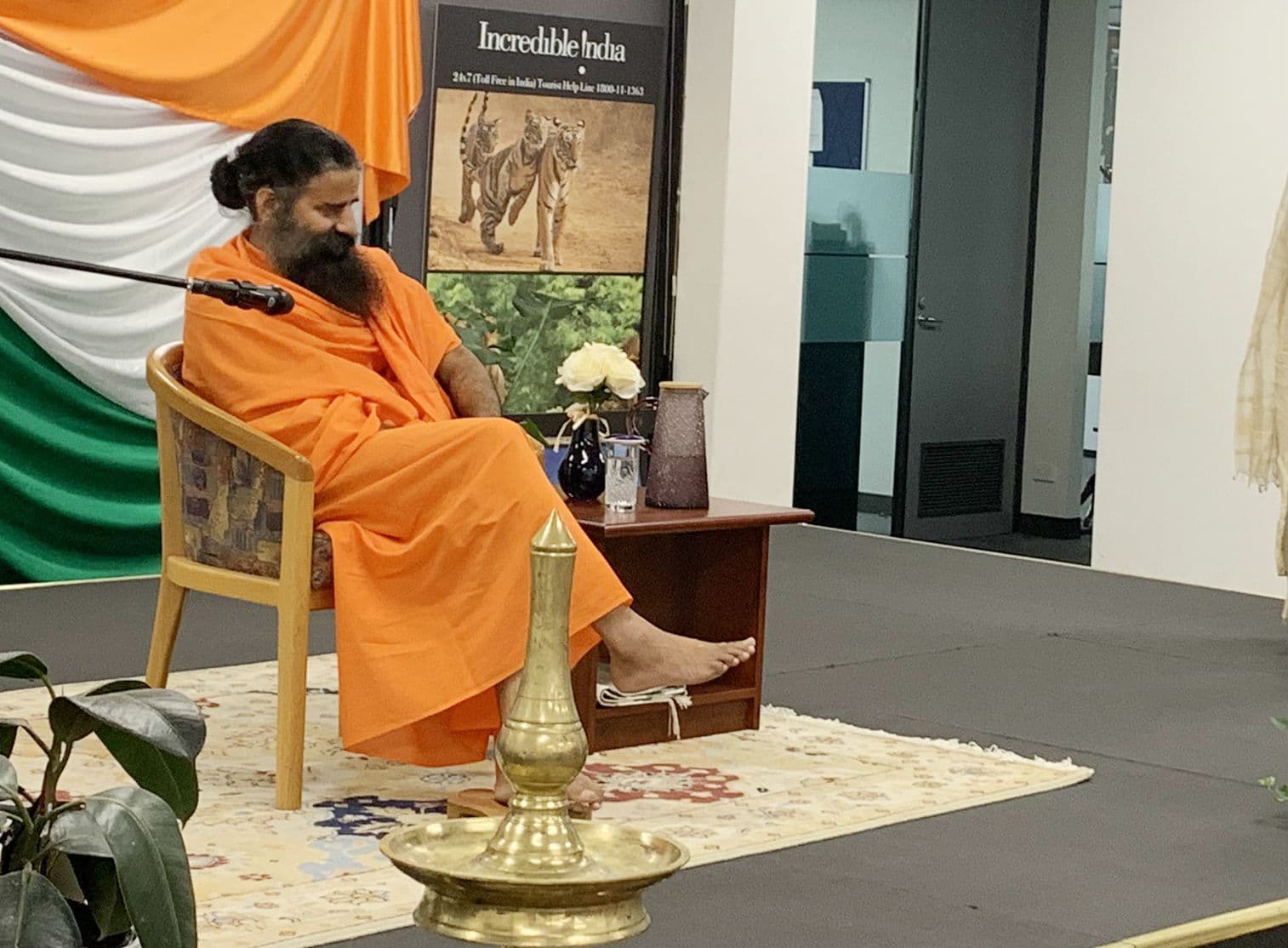 कोरोना को हराने के लिए बाबा रामदेव ने बताया उपाय : गिलोय के साथ तुलसी और हल्‍दी का करें नियमित सेवन