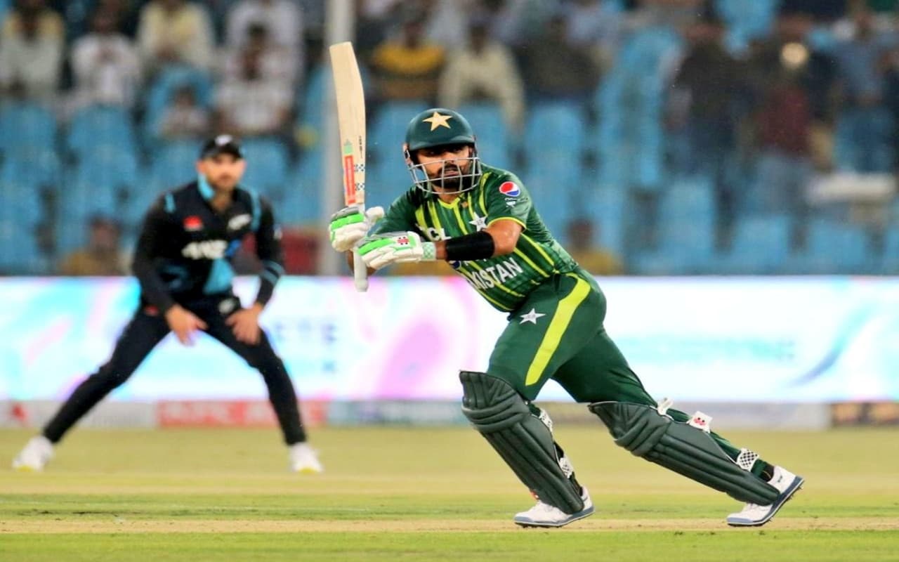 PAK vs NZ: बाबर आजम ने रचा इतिहास, रोहित शर्मा को पछाड़ बतौर कप्तान बनाया ये वर्ल्ड रिकॉर्ड