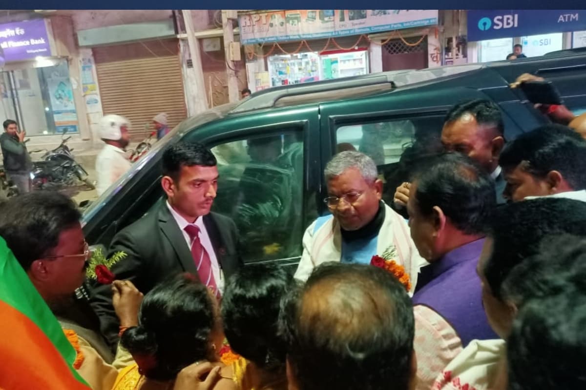 झारखंड: बाबूलाल मरांडी पहुंचे साहिबगंज, शनिवार को जाएंगे भोगनाडीह, बीजेपी की मोटरसाइकिल रैली में होंगे शामिल