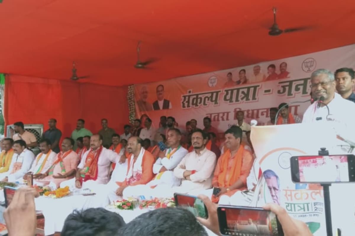 संकल्प यात्रा: बाबूलाल मरांडी ने हेमंत सोरेन सरकार पर साधा निशाना, बोले-2024 के चुनाव में बीजेपी को जिताएं