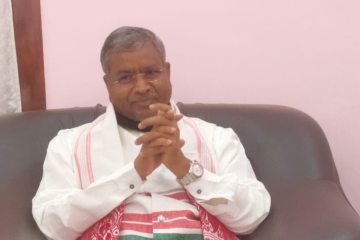 झारखंड : बाबूलाल के साथ मंच पर दिखे लोबिन, अपनी ही सरकार को कोसा कहा कि आदिवासियों पर हो रहा अत्याचार