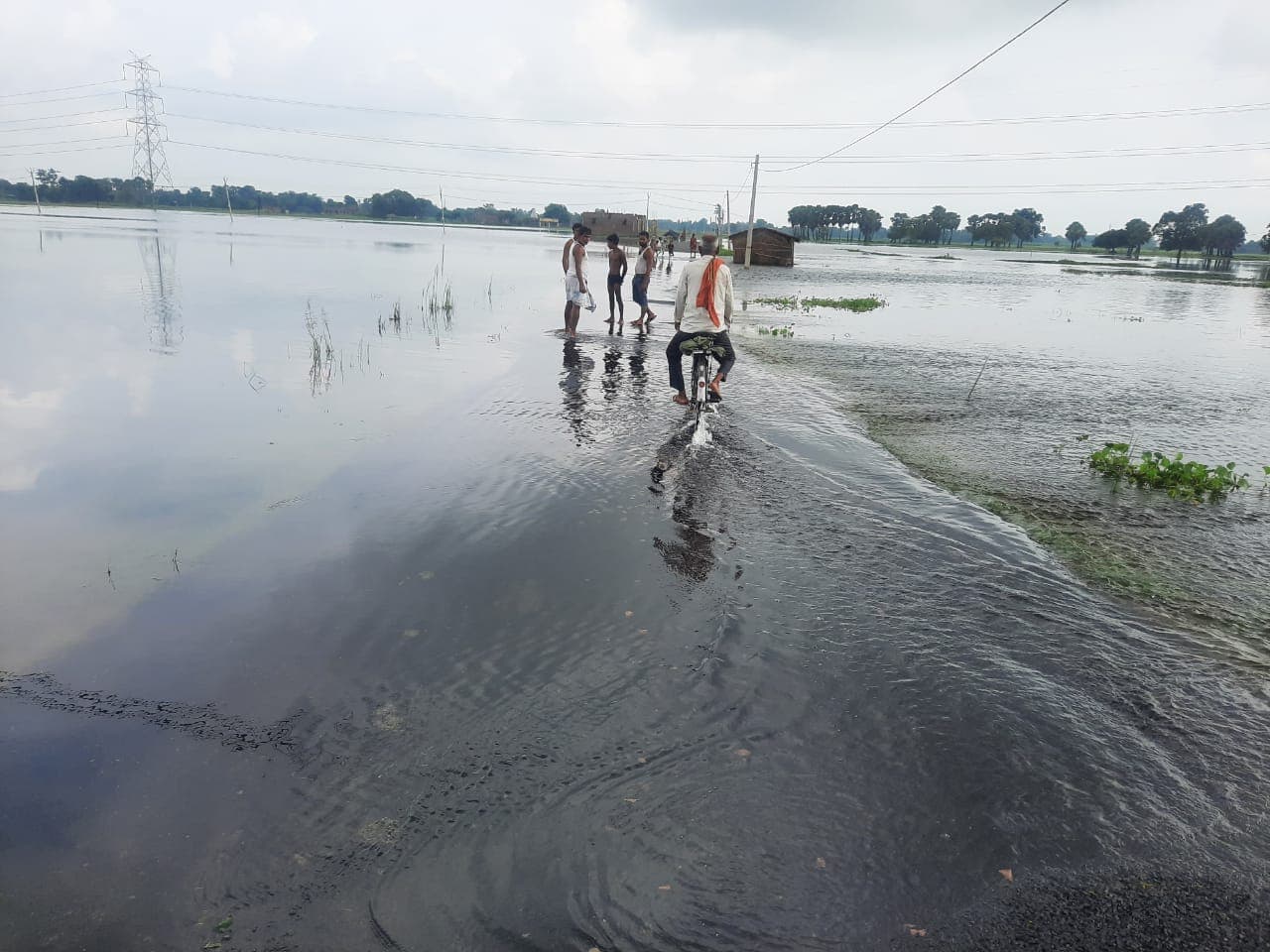 Bihar Flood: उफनने लगी बिहार की नदियां, मधुबनी में कमला लाल निशान पार
