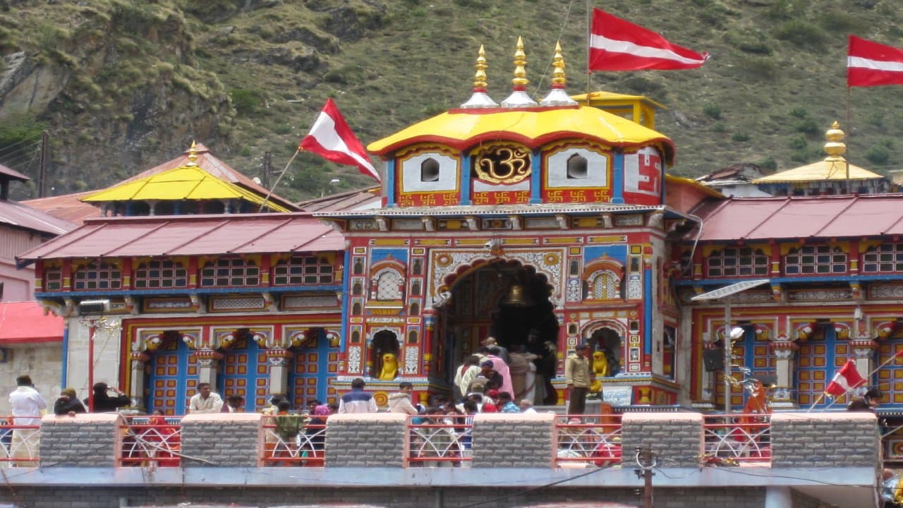 Char Dham Yatra Offers: गर्मी की छुट्टियों में सस्ते में करें चारधाम की हवाई यात्रा, IRCTC दे रहा ऑफर