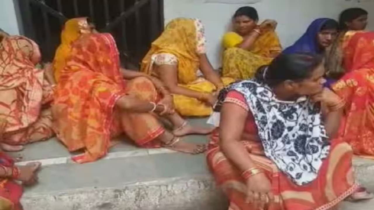 बागेश्वर बाबा ने बताया भारत कैसे बनेगा हिन्दू राष्ट्र, बोले- प्राण दांव पर लगाकर बिहार को जगाने आये हैं बागेश्वर बाबा ने बताया भारत कैसे बनेगा हिन्दू राष्ट्र, बोले- प्राण दांव पर लगाकर बिहार को जगाने आये हैं