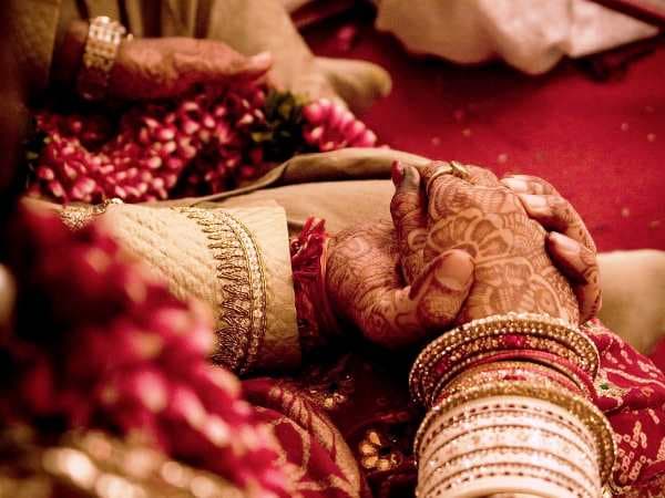 बहराइच: सुहागरात की सेज पर दूल्हा-दुल्हन की हार्ट अटैक से मौत, एक ही चिता पर हुआ अंतिम संस्कार, जानें मामला