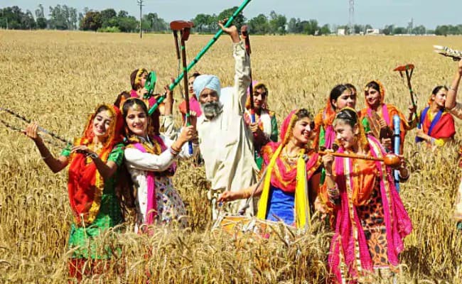 Baisakhi 2020: बैसाखी की मनाइए खुशियां, जानिए क्या है इस पर्व का इतिहास