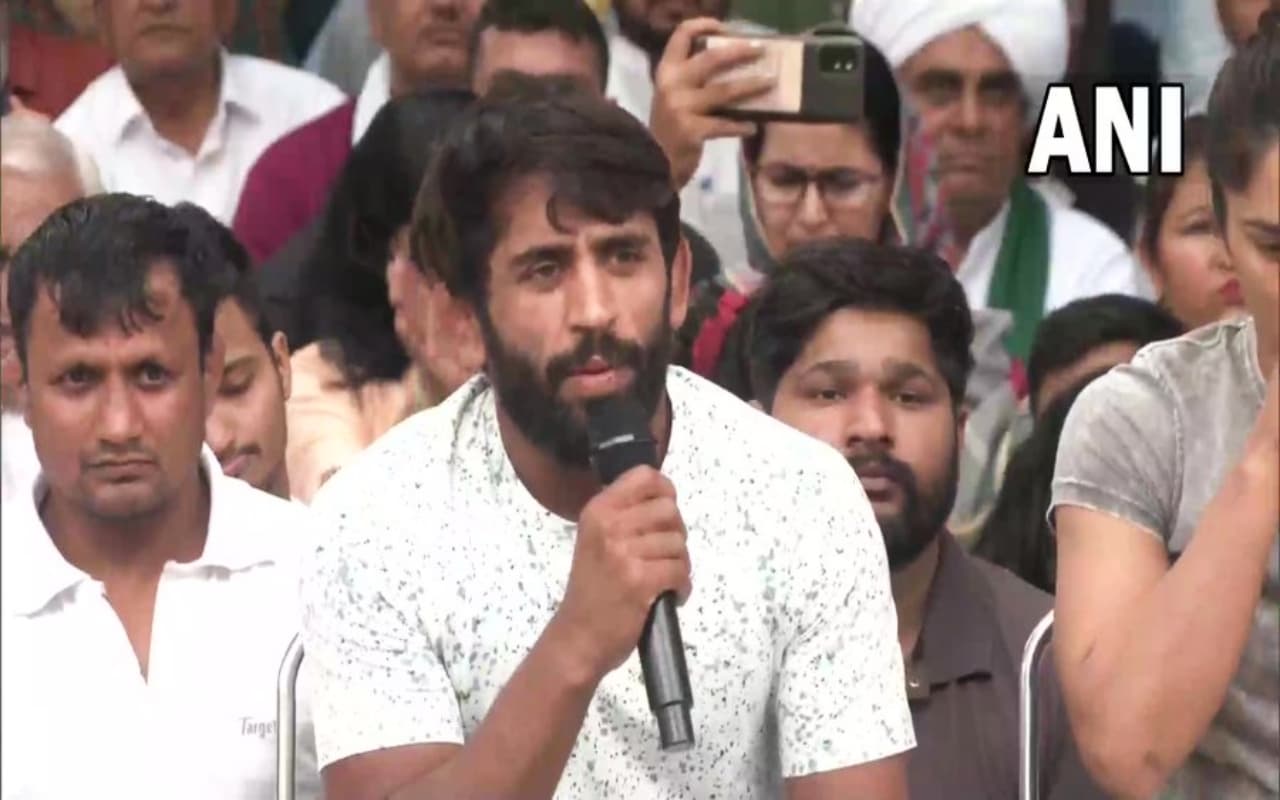 Wrestlers Protest: आंदोलन को दूसरी दिशा में ले जाने का किया जा रहा है प्रयास, बजरंग पुनिया ने दिया बड़ा बयान