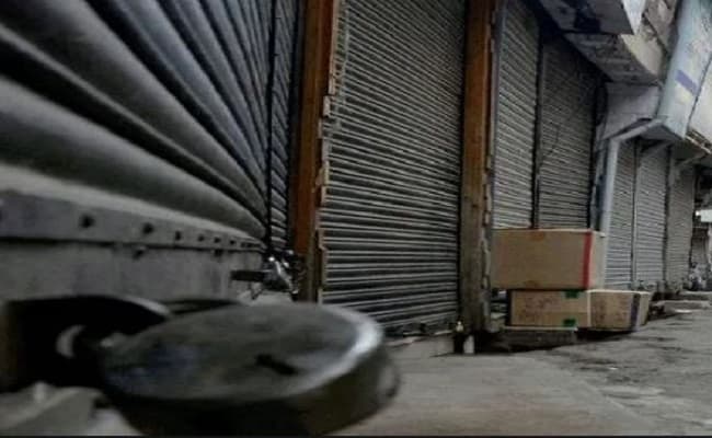 Lockdown 3.0: नौ नए कोरोना पॉजिटिव मिलने के बाद बलिया जिला रेड जोन में तब्दील ,आधा दर्जन से अधिक जगह किए गए सील