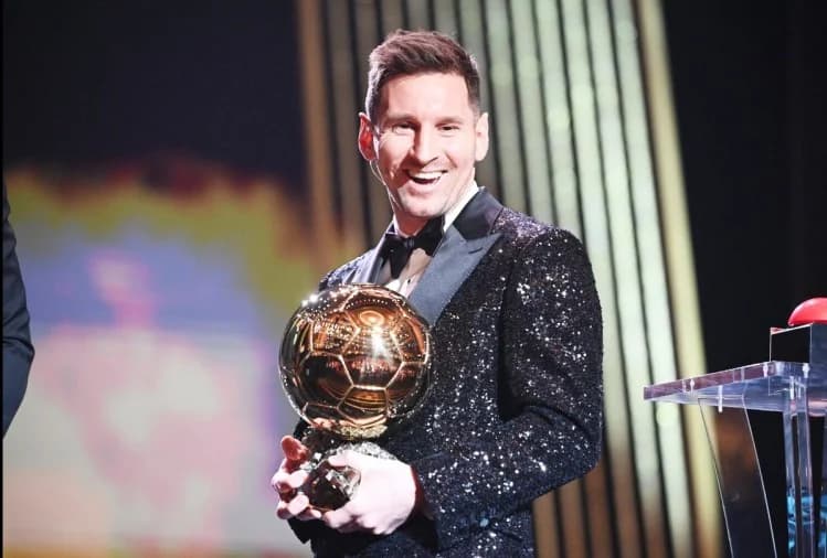 रोनाल्‍डो को पछाड़ लियोनल मेसी ने रिकॉर्ड सातवीं बार जीता Ballon d'Or 2021 का खिताब