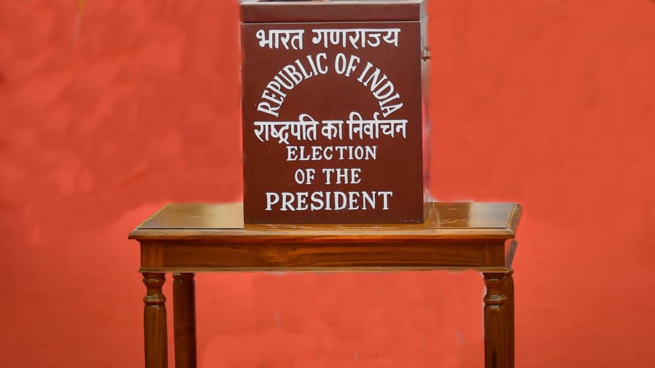 Explainer : कांग्रेस-NCP ने क्यों जारी नहीं किया Whip? कैसे विधायकों ने की क्रॉस वोटिंग, जानें पूरा मामला
