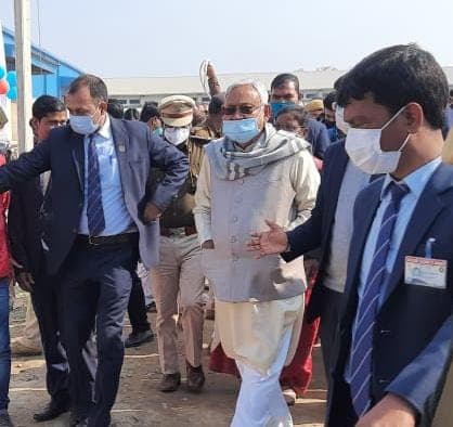 नए साल से पहले एक्शन में सीएम नीतीश, बगहा में हुआ कुछ ऐसा कि ठंड में भी अधिकारियों के छूटे पसीने