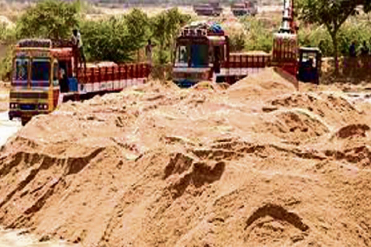घाट से बालू निकालने की दर 83 रुपये एमक्यू लेकिन टेंडर में कम पैसे भर रहीं कंपनियां, सरकार ने गठित की कमेटी