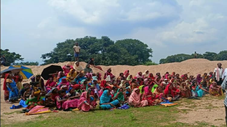 Common Man Issues: झारखंड में बालू की किल्लत, गुमला से रांची नहीं जा रही बालू, घर बनाने का काम रुका