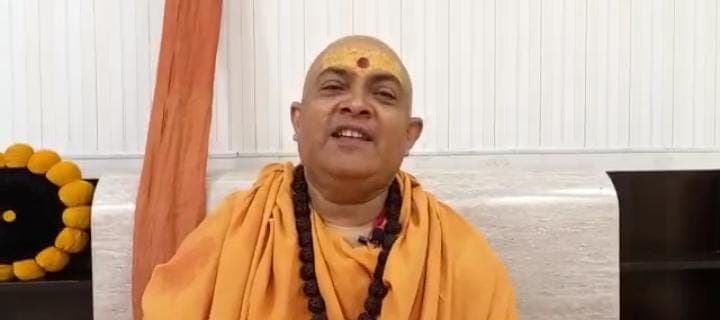 प्रियंका गांधी के काशी में मंदिर जाने पर सवाल, संत समाज ने पूछा- क्या आपके लिए पर्यटन केंद्र है? Video