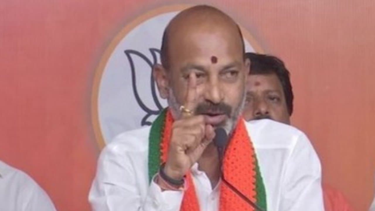 Explainer: 'तेलंगाना में KCR की बेटी ने किसके लिए किया शराब का सौदा?'