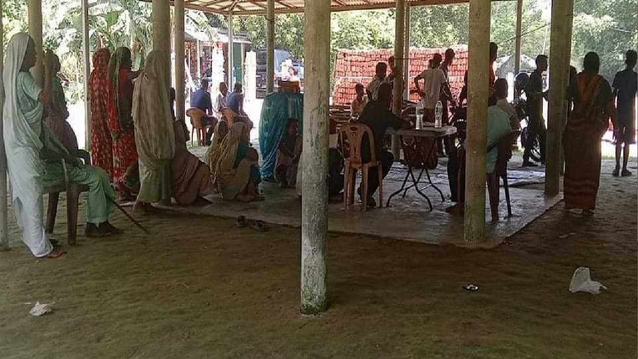 बांग्लादेश में सोशल मीडिया पर पोस्ट के खिलाफ भड़की हिंसा, धार्मिक स्थल और घरों में तोड़फोड़