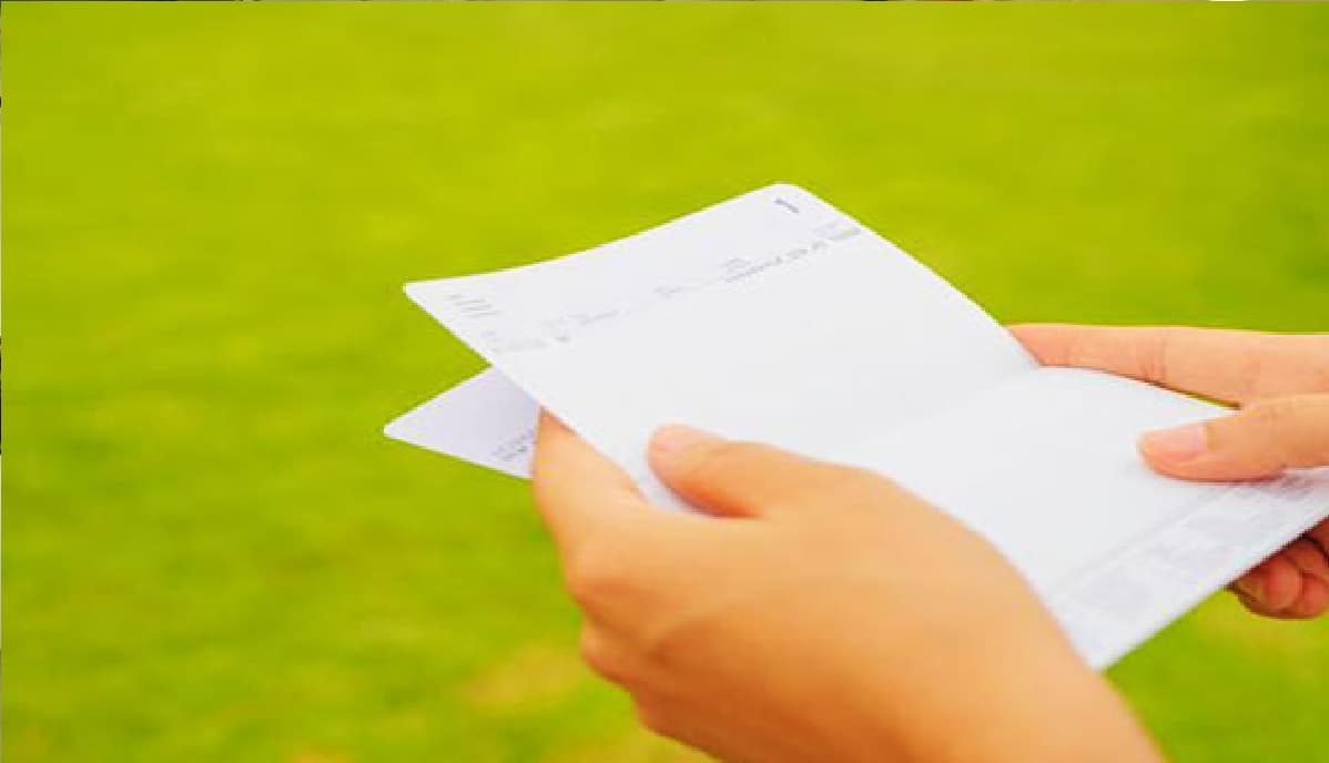 PIB Fact Check : बैंक पासबुक के आखिरी पन्ने पर गीता सार जरूरी ? जानिये वायरल मैसेज का सच