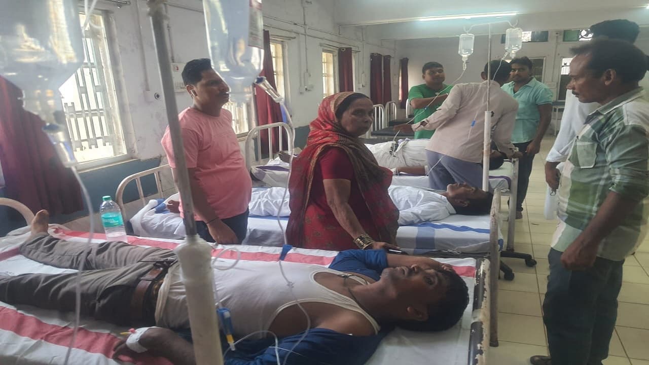 बिहार: बांका में मुहर्रम के ताजिया जुलूस में दौड़ा करंट, 10 लोग बुरी तरह से झुलसे, अस्पताल में भर्ती