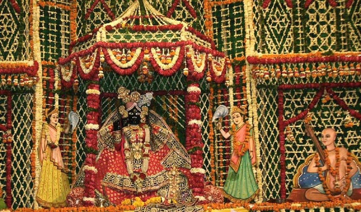 मथुरा-वृंदावन में आज रात जन्म लेंगे कान्हा, जानें बांकेबिहारी की साल में एक बार होने वाली मंगला आरती का रहस्य