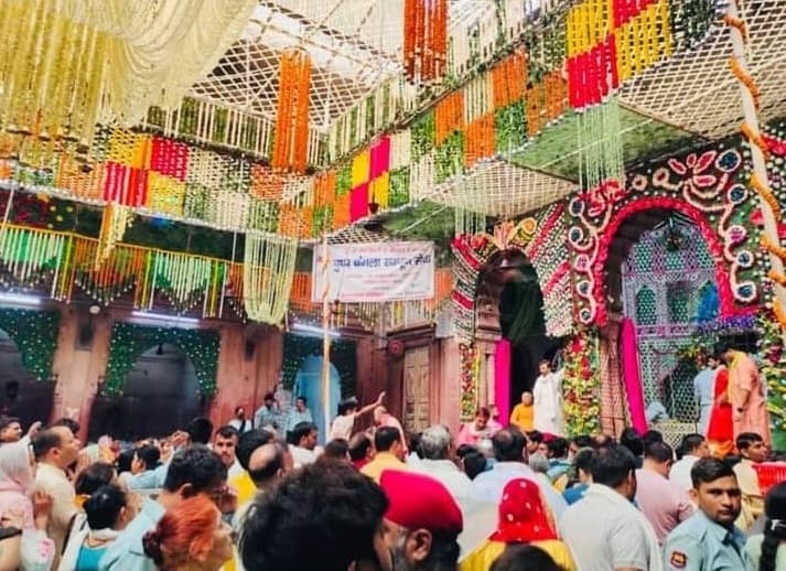 Mathura: सोमवार को भक्त नहीं कर पाएंगे बांके बिहारी के दर्शन, राष्ट्रपति के आगमन की वजह से रहेगी पाबंदी