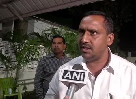 पहले कैश कांड में विधायकों ने करायी किरकिरी, अब मंत्री की फजीहत, बन्ना गुप्ता बोले- वीडियो मॉर्फिंग की गयी है