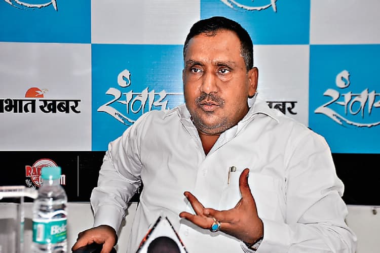 Jharkhand: अश्लील वीडियो मामले में मंत्री बन्ना की बढ़ी मुश्किलें, प्रदेश प्रभारी देंगे आलाकमान को रिपोर्ट