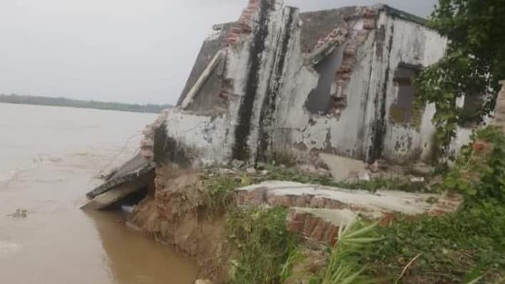 बरेली: कालागढ़ डैम से पानी छोड़ने पर नदियों का बढ़ा जलस्तर, फसलें जलमग्न, रामगंगा में समाए घर और स्कूल