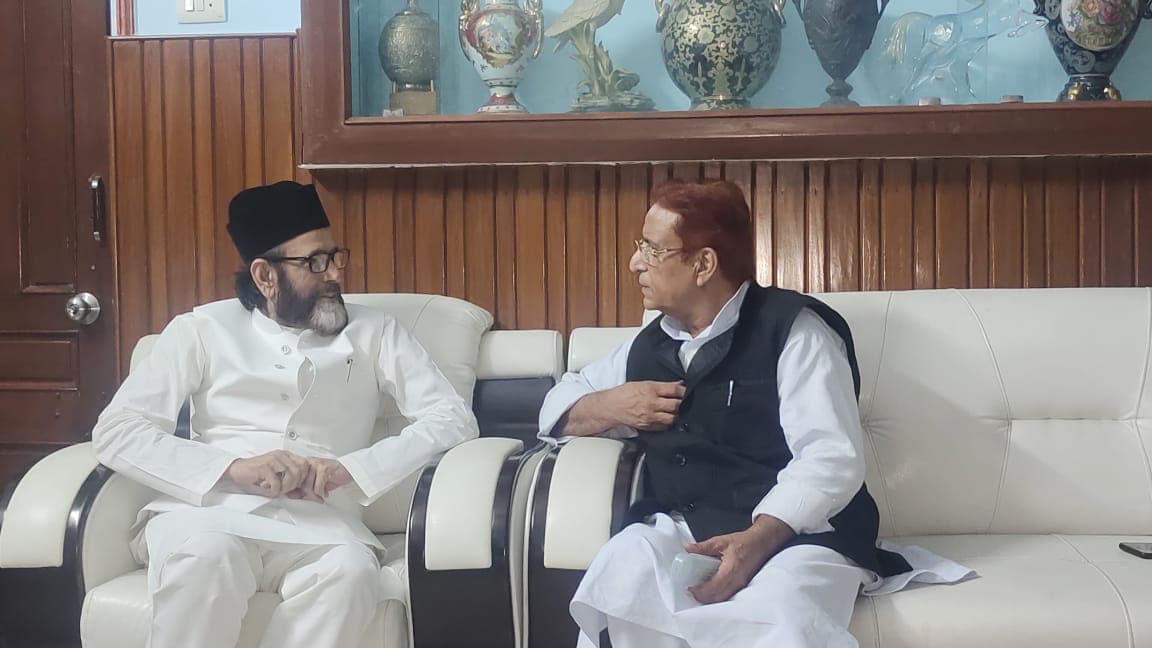 बरेली: अखिलेश से नाराज आजम खां बनाने लगे नये सियासी समीकरण, आईएमसी प्रमुख मौलाना तौकीर रजा से मांगा साथ