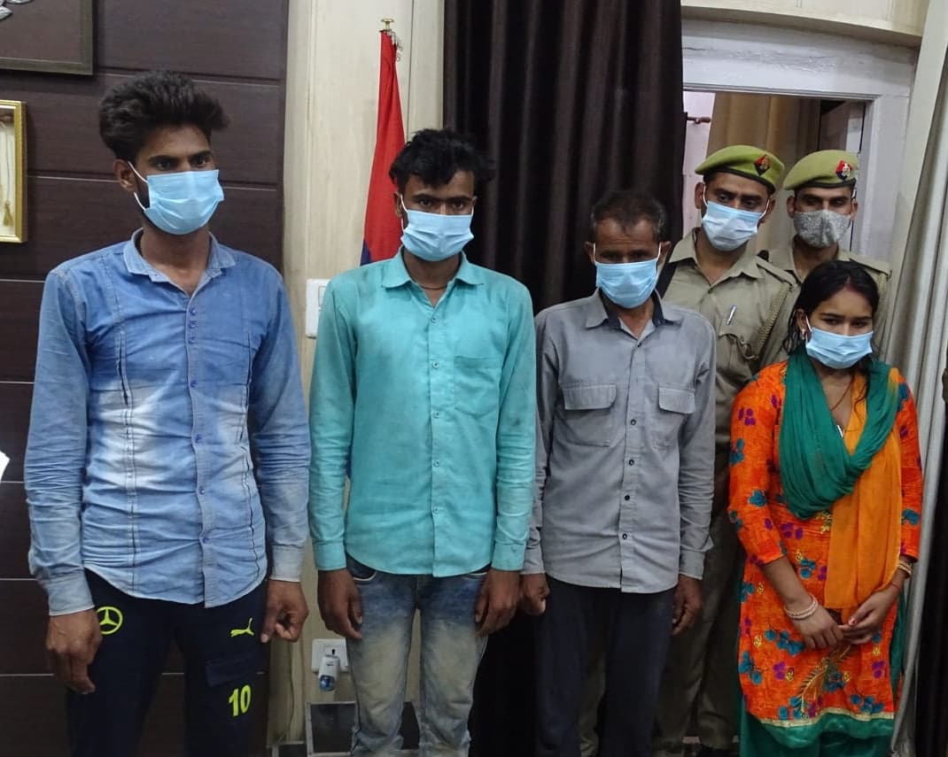 Bareilly News: बरेली में प्रेमिका ने पति, पिता और भाई के साथ मिलकर आशिक को मौत के घाट उतारा, यह थी वजह Bareilly News: बरेली में प्रेमिका ने पति, पिता और भाई के साथ मिलकर आशिक को मौत के घाट उतारा, यह थी वजह
